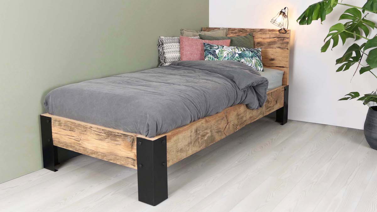 tweepersoonsbed oud eiken zwevend stoer tweepersoonsbed oud eiken zwevend stoer