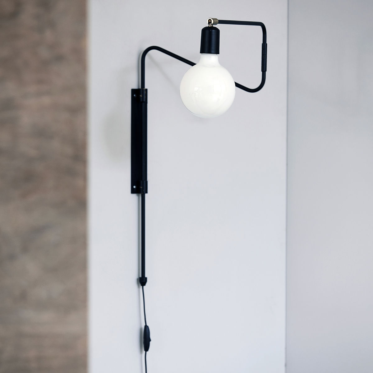 203660210_10 House Doctor Wandlamp Swing Zwart