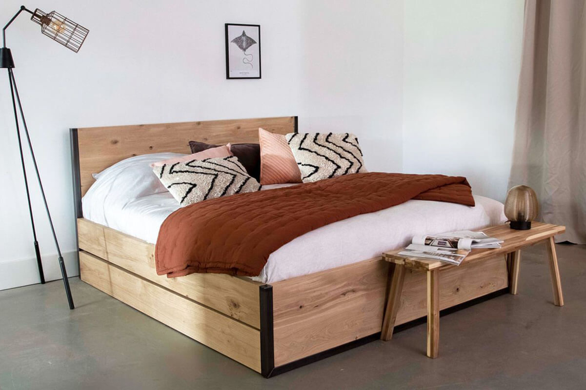 Sfeerfoto massief Eiken Bedblok met Opberglades Sfeerfoto massief Eiken Bedblok met Opberglades