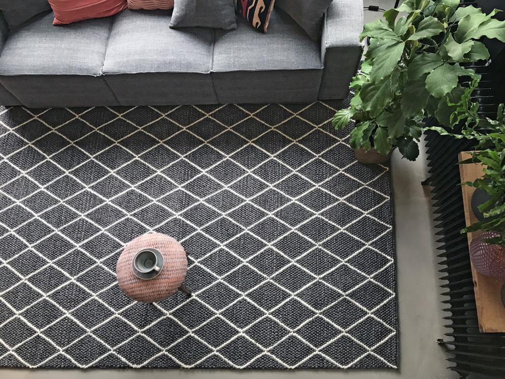 Sfeerfoto vloerkleed MOMO Rugs Stockholm 90-95eb-4c8f-8bfc-9064d4758761 Sfeerfoto vloerkleed MOMO Rugs Stockholm 90