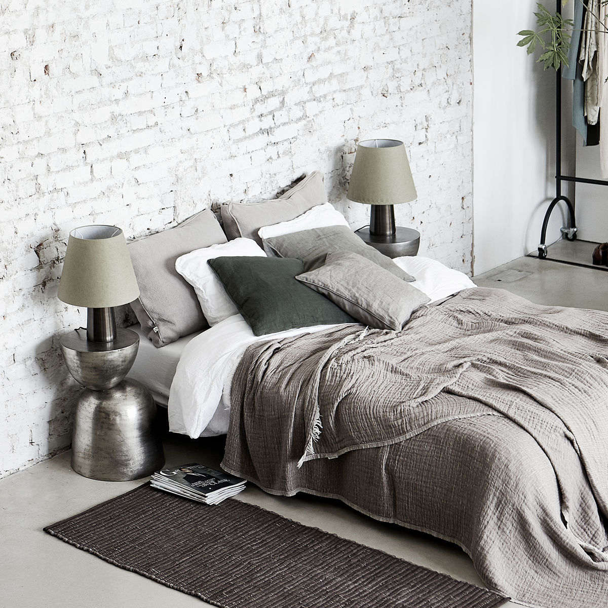 Sfeerfoto 2 vloerkleed chindi bruin Sfeerfoto 2 vloerkleed chindi bruin