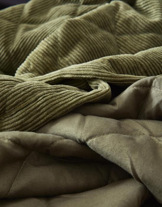 billie_quilt_dark_green_401527_492_397_lr_d1_p Sfeerfoot 4 essenza billie donkergroen sprei
