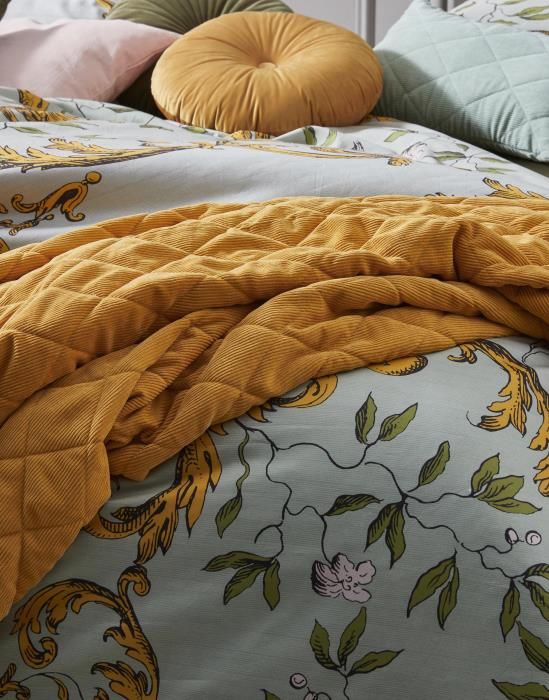 billie_quilt_mustard_401527_492_248_lr_s2_p Sfeerfoto 2 essenza billie mosterdgeel sprei